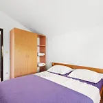 1 Bedroom Stunning In Daire *