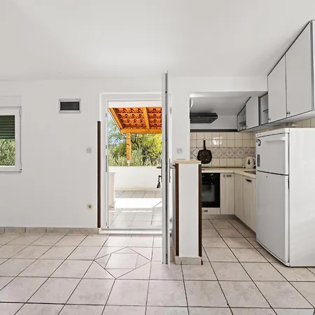1 Bedroom Stunning In * Betina (Sibenik-Knin)