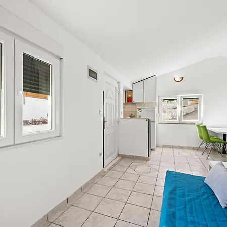Apartment 1 Bedroom Stunning In